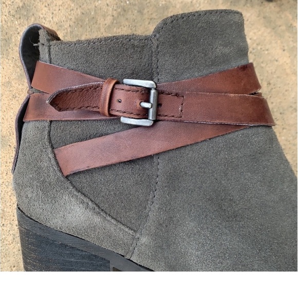 Sam Edelman Women's Hannah Brown Suede Buckle Ankle Boot Size 8 - Picture 3 of 11